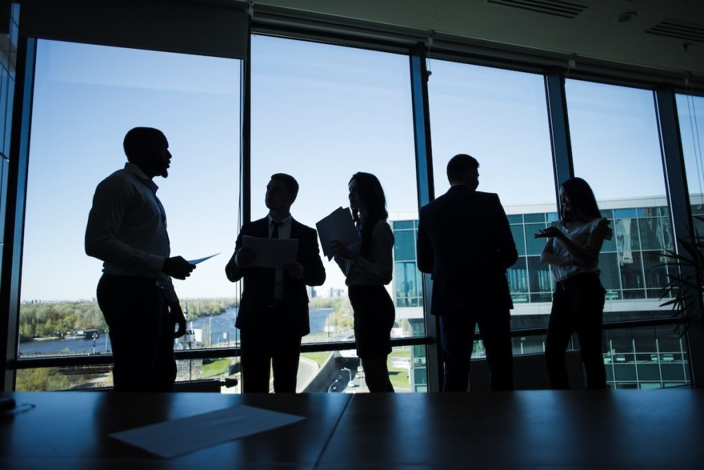 silhouettes business team min